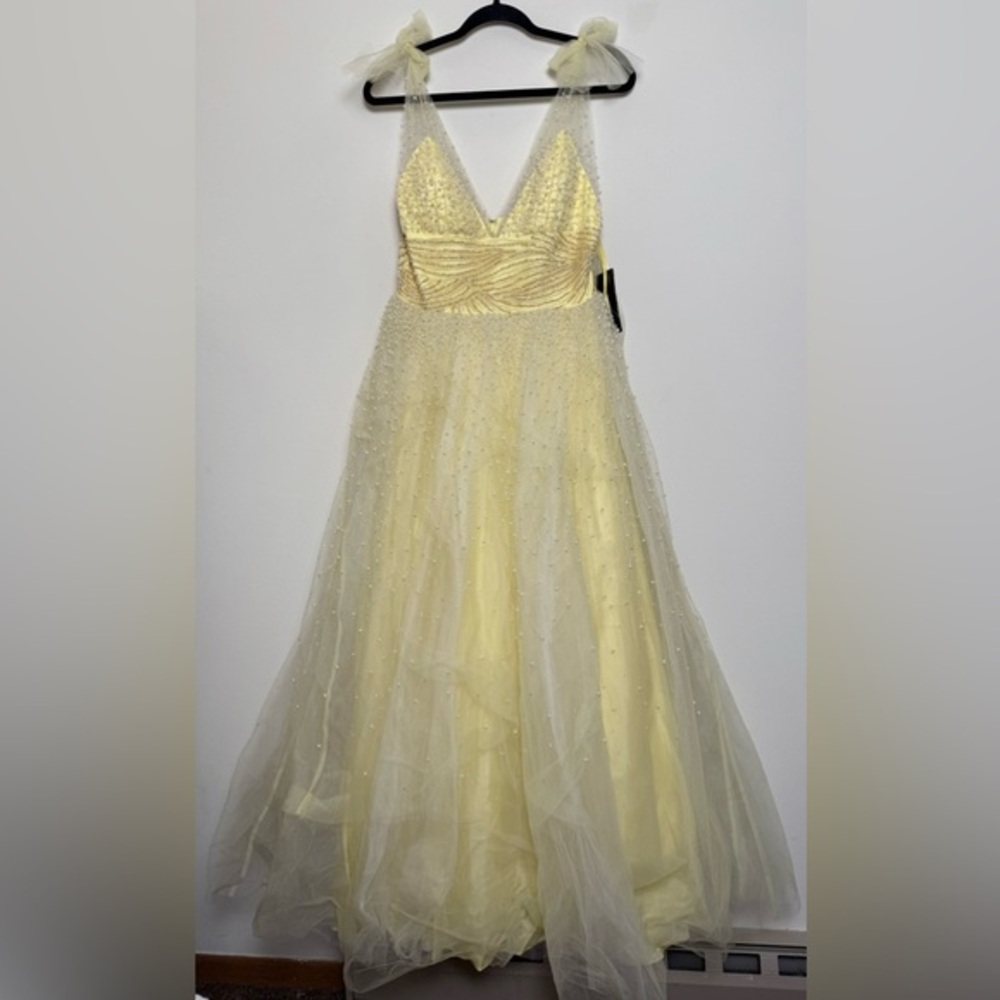 NWT Terani Couture Pearl Beaded Ballgown Prom Dress in Ethereal Yellow‎ - 10